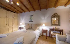 KOKKINO KASTRO è una tenuta storica in Egina pieno di ricordi dal 1825. - Image 5