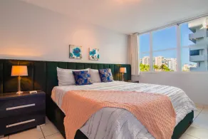 Isla Verde - Across the street from Hotel SJ! walking distance to the beach - Image 3