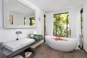 Villa Lora by Villa Finder - Image 3