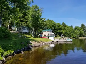 Cottage Nr. 3: Unberührte Waterfront! Häuschen am Rand von Bon Echo - Image 3