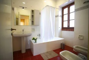 Villa Matidia: A welcoming villa surrounded by the greenery, with Free WI-FI. - Image 2