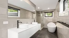 The Wave House - Image 4
