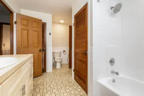 Cheerful Family Manor- Sleeps 25 w/hot tub and private pool in Amish Country - Image 5