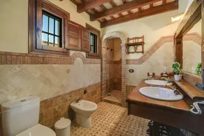 Holiday Home ‘La Cazuela’ with Mountain View, Pool, Garden & Terraces - Image 4