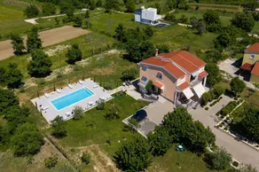 Luxury Villa Maria with large pool - Image 5