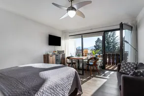 Modern Apartment \"Seebruck\" with Balcony & Wi-Fi - Image 5
