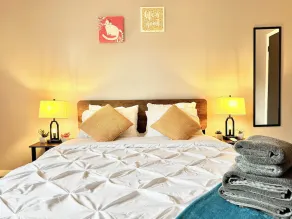 Comfy beds/Fast wifi/Getaway/Free Parking/Raging Waves Water park - Image 5