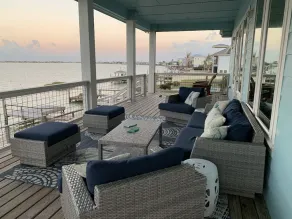 Sea Breeze Cove-chambres avec vue, quai avec poisson - Image 4