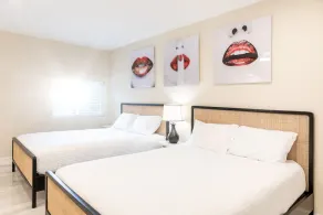 DIAMOND ESTATES: MIAMI - 6 QUEEN, 3 FULL BATH, POOL, BAR ROOM, BALCONY - Image 4