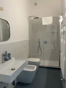 Spacious 2 room apartment - Image 4
