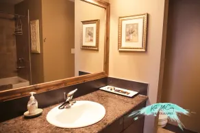 Beautifully appointed 4 bedroom condo in Radium, BC - Image 4