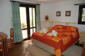 Abgeschiedene Villa mit Panoramablick, privatem beheiztem Pool und kostenlosem Internet. - Image 2