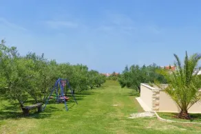 Holiday Home Stipe - Image 2
