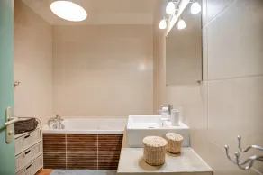Country cottage with all the comforts of a flat - Image 2