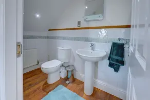 Brand new bright & spacious apartment with views over Leamington Spa - Image 2