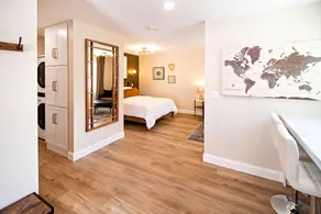 Quiet Retreat - Excellent for Couples or Traveling Profesionals - Image 5