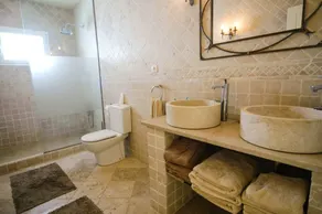 Attractive Lanzarote Villa | Short Walk to Resort Centre | Villa Puerto Calero Marina Dos | 4 Bedrooms & Private Pool - Image 2
