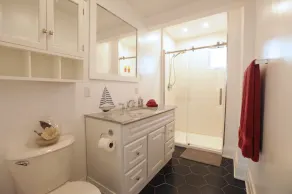 Driftwood Point Waterfront Cottage - Image 2