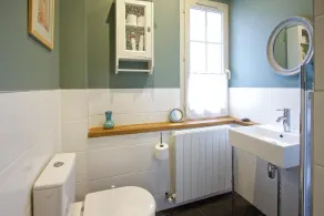 Spacious farmhouse with private heated pool, sleeping up to 8. - Image 4