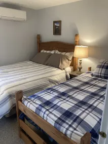 Spring Summer specials on cozy newly renovated cottage with AC right on the lake - Image 5