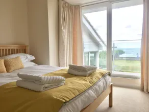 Step onto the Beach at 7 Aldwick Avenue - Image 4