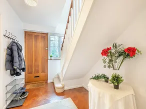 The perfect larger family sized home with vast, lush, enclosed garden. - Image 2