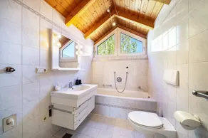 Appartamento vacanze \"Luisa\" con vista sulle montagne, terrazza privata e Wi-Fi - Image 3