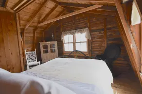 Charming 100-Year-Old Lake House on Pristine Mountain Lake -Your Perfect Retreat - Image 5