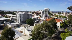 Central Perth 2 Bed Apartment with WiFi - Image 5