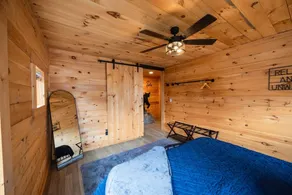 Katahdin - Cabin 4 · Lawrence`s Lakeside Cabins | `Katahdin`: Boat Dock + Kayaks - Image 4