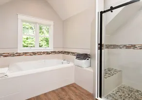 Wohnen am Wasser auf der privaten Seite des über 3 Hektar großen Grundstücks des Lake Anna! Neues Zuhause! - Image 2