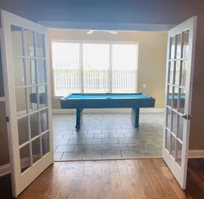 Newly renovated modern, spacious & quiet location - Image 4