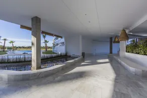 Luxuriöses Penthouse mit privatem Pool - Image 2