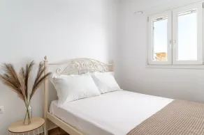 Kalliston, Romantic Villa with Amazing Sea View - Image 5