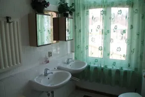 Dormitory Room - Yellow Room - Pension Villa Martha - Image 5