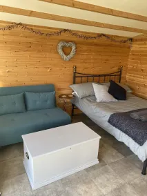  Peaceful Cornwall Cabin Retreat – Close to Coast & Countryside - Image 4