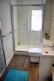 Kirk View, 5 minutes from the station and local amenities. - Image 2