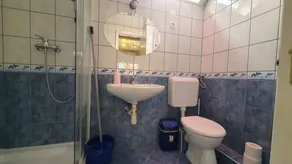 Holiday apartment nicely furnished with Wi-Fi and air conditioning - Image 5