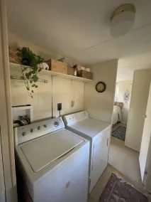 Adorable Fisherman’s Cottage Near Paris Landing - Image 2