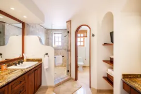 Beachfront Villa,  Private Pool & Access to Fitness Center & Private Beach Club  - Image 5