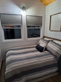 Experience Romance and Relaxation in Our Charming Tiny House on Lake Champlain - Image 5
