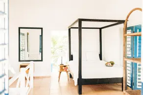 A Private Cottage with a Lovely Pool, Lush Gardens & Breathtaking Views - Image 4