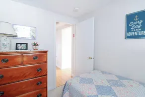 4 Bedroom Cozy Cottage - Image 5