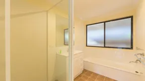 26 Beauty Crescent, Surfside - Image 5
