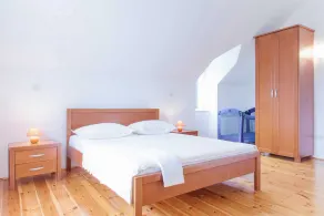 Charming 3-BR Villa for 6 with private pool, close to the sea - Image 4