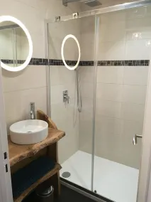 5 bedroom house with jacuzzi for 6 people in the village of Champagne - Image 2