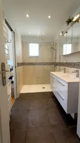 New, modern, single-story, air-conditioned villa with a swimming pool and playground - Image 5