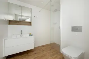 Large apartment with sea view, indoor pool - Image 4