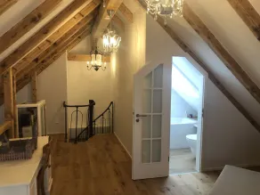 High quality furnished apartment in a prime location. - Image 2