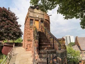 TOWER VIEW COTTAGE, character holiday cottage in Chester - Image 2